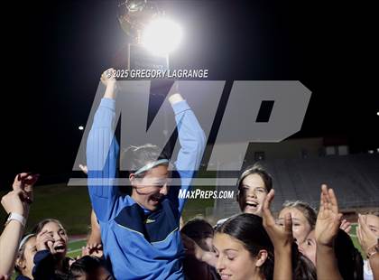 Thumbnail 2 in Lamar vs Pearce (UIL 6A Bi-District Playoff Division 2) photogallery.