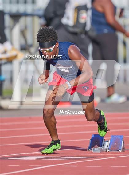 Thumbnail 1 in Panther Relays (300M Hurdles) photogallery.