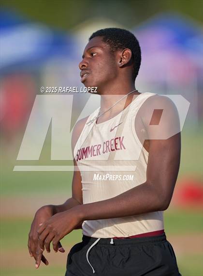 Thumbnail 2 in Panther Relays (300M Hurdles) photogallery.
