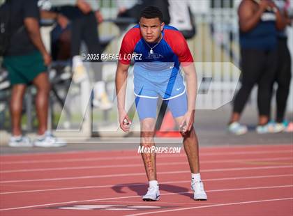Thumbnail 3 in Panther Relays (300M Hurdles) photogallery.