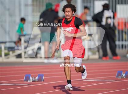 Thumbnail 1 in Panther Relays (300M Hurdles) photogallery.