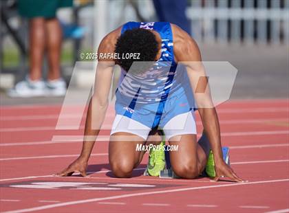 Thumbnail 2 in Panther Relays (300M Hurdles) photogallery.