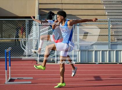 Thumbnail 1 in Panther Relays (300M Hurdles) photogallery.