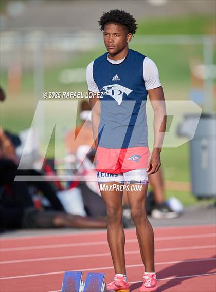 Thumbnail 2 in Panther Relays (300M Hurdles) photogallery.