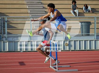 Thumbnail 2 in Panther Relays (300M Hurdles) photogallery.