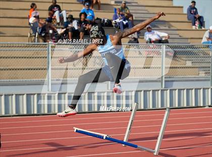 Thumbnail 1 in Panther Relays (300M Hurdles) photogallery.