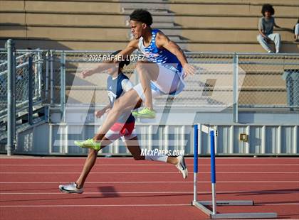 Thumbnail 3 in Panther Relays (300M Hurdles) photogallery.
