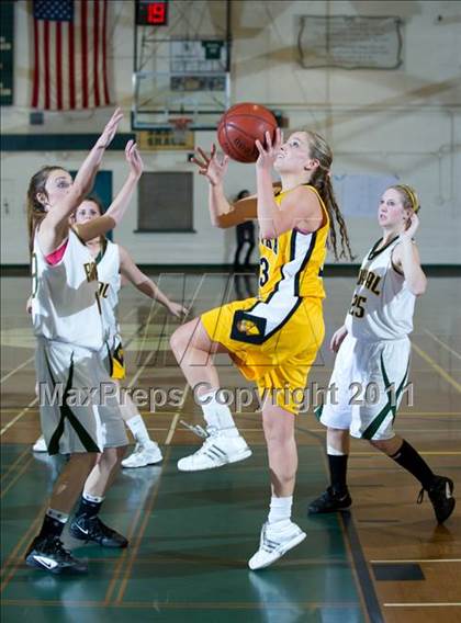 Thumbnail 1 in Ventura vs Royal (Santa Barbara Tournament of Champions) photogallery.