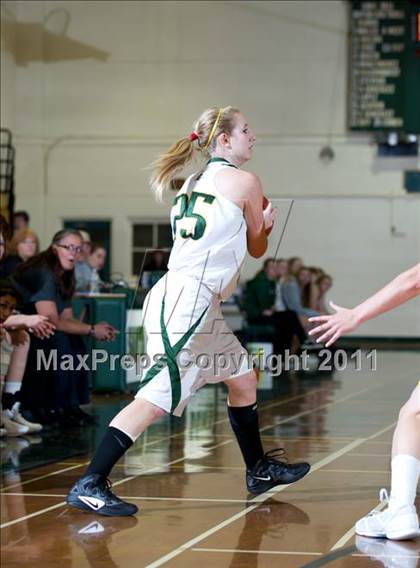 Thumbnail 2 in Ventura vs Royal (Santa Barbara Tournament of Champions) photogallery.