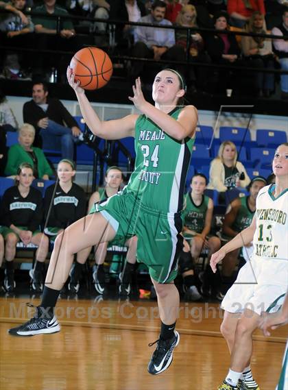 Thumbnail 3 in Owensboro Catholic vs Meade County (KHSAA 3rd Region Final) photogallery.
