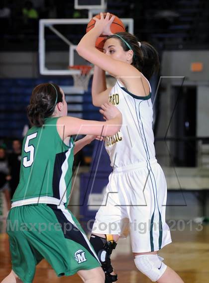 Thumbnail 1 in Owensboro Catholic vs Meade County (KHSAA 3rd Region Final) photogallery.
