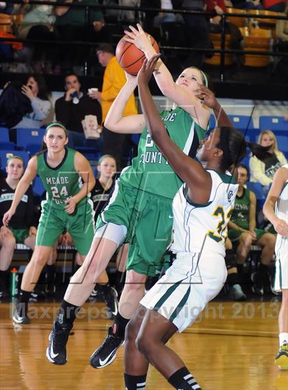 Thumbnail 1 in Owensboro Catholic vs Meade County (KHSAA 3rd Region Final) photogallery.