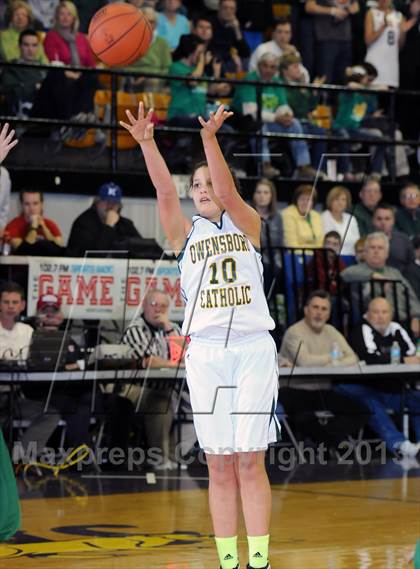 Thumbnail 1 in Owensboro Catholic vs Meade County (KHSAA 3rd Region Final) photogallery.