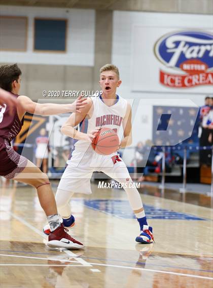 Thumbnail 3 in Morgan vs. Richfield (UHSAA 3A Quarterfinal) photogallery.