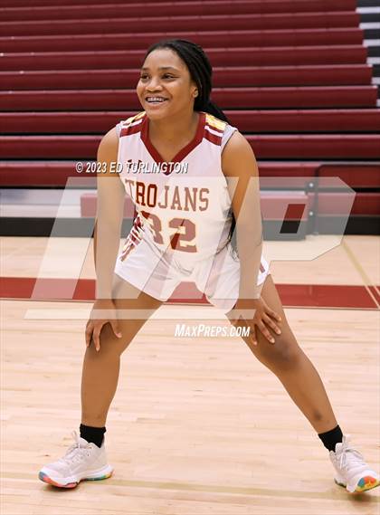 Thumbnail 1 in Walton @ Lassiter photogallery.