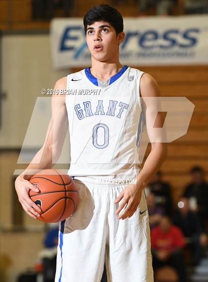 Thumbnail 1 in Jefferson vs. Grant (Les Schwab Invitational) photogallery.