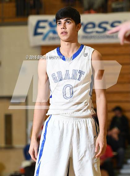 Thumbnail 3 in Jefferson vs. Grant (Les Schwab Invitational) photogallery.