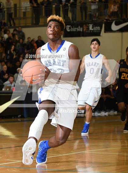 Thumbnail 3 in Jefferson vs. Grant (Les Schwab Invitational) photogallery.