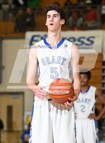 Thumbnail 2 in Jefferson vs. Grant (Les Schwab Invitational) photogallery.