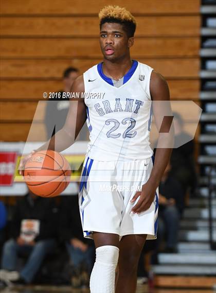 Thumbnail 3 in Jefferson vs. Grant (Les Schwab Invitational) photogallery.