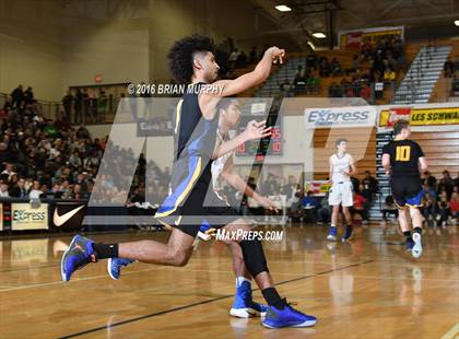 Thumbnail 2 in Jefferson vs. Grant (Les Schwab Invitational) photogallery.