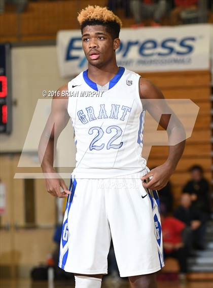 Thumbnail 1 in Jefferson vs. Grant (Les Schwab Invitational) photogallery.