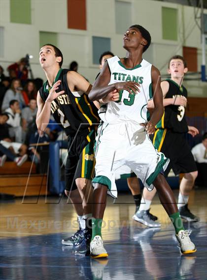 Thumbnail 2 in Mira Costa vs. Tahquitz (El Segundo Tournament) photogallery.