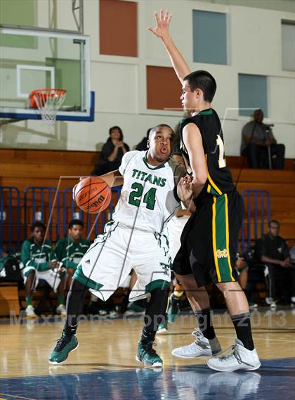 Thumbnail 2 in Mira Costa vs. Tahquitz (El Segundo Tournament) photogallery.