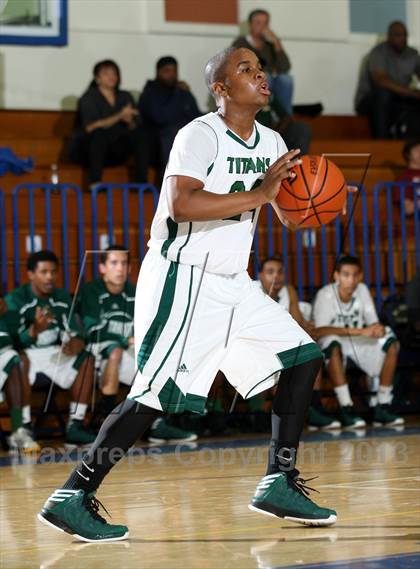 Thumbnail 3 in Mira Costa vs. Tahquitz (El Segundo Tournament) photogallery.