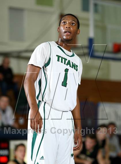 Thumbnail 2 in Mira Costa vs. Tahquitz (El Segundo Tournament) photogallery.