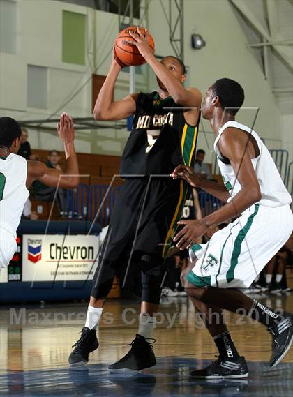 Thumbnail 3 in Mira Costa vs. Tahquitz (El Segundo Tournament) photogallery.