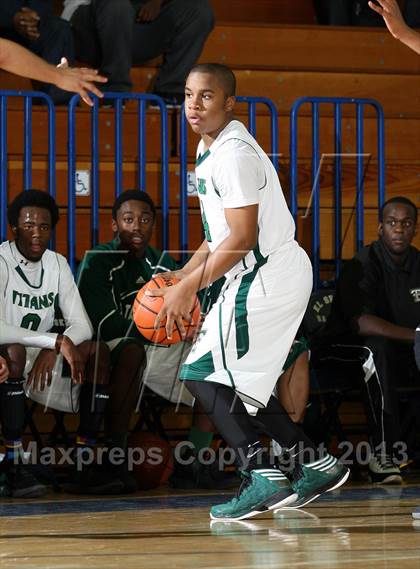 Thumbnail 3 in Mira Costa vs. Tahquitz (El Segundo Tournament) photogallery.