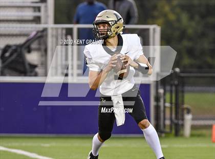 Thumbnail 2 in Noblesville vs Brownsburg photogallery.