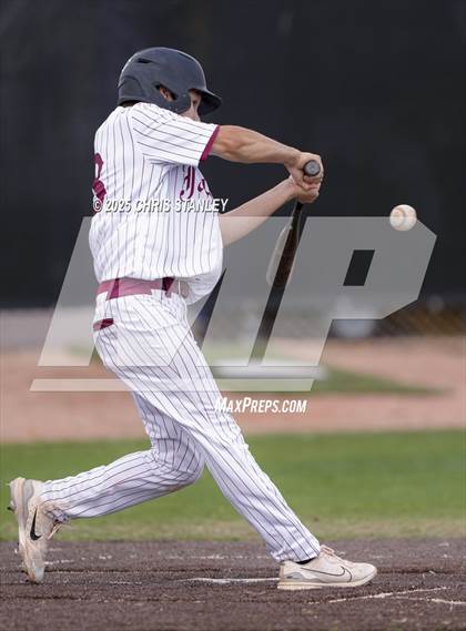 Thumbnail 3 in Desert Ridge vs. Valley Christian (Bob Everett Classic) photogallery.