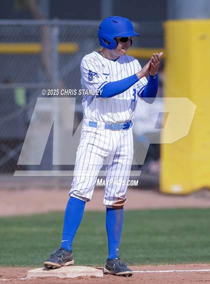 Thumbnail 3 in Desert Ridge vs. Valley Christian (Bob Everett Classic) photogallery.