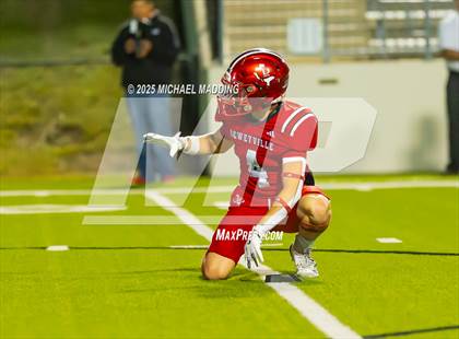 Thumbnail 1 in Deweyville vs Grapeland (UIL Football 2A Dll Bi-District Playoff) photogallery.