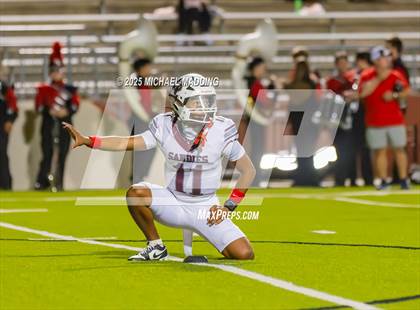 Thumbnail 2 in Deweyville vs Grapeland (UIL Football 2A Dll Bi-District Playoff) photogallery.