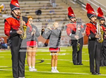Thumbnail 3 in Deweyville vs Grapeland (UIL Football 2A Dll Bi-District Playoff) photogallery.