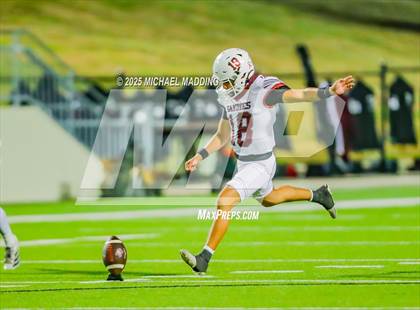 Thumbnail 2 in Deweyville vs Grapeland (UIL Football 2A Dll Bi-District Playoff) photogallery.