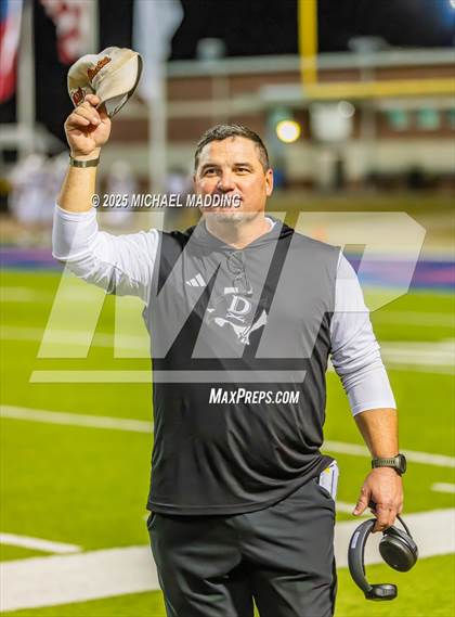 Thumbnail 3 in Deweyville vs Grapeland (UIL Football 2A Dll Bi-District Playoff) photogallery.