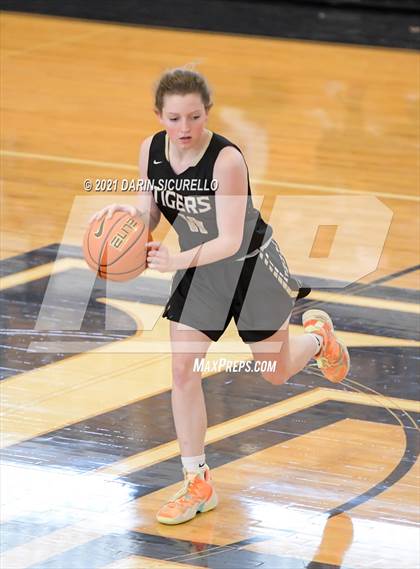 Thumbnail 1 in Canon City vs. ThunderRidge (Nike Tournament of Champions) photogallery.
