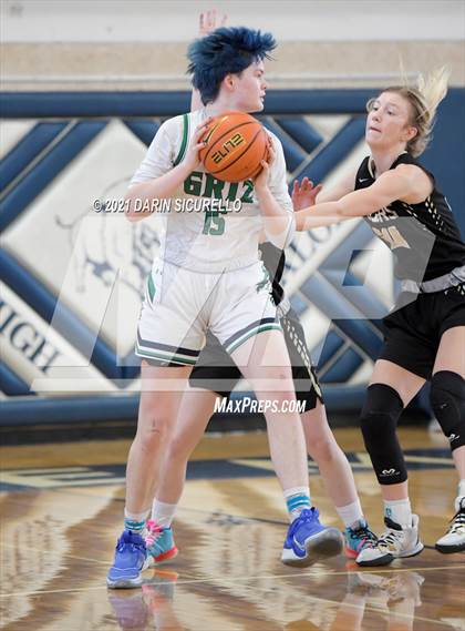 Thumbnail 2 in Canon City vs. ThunderRidge (Nike Tournament of Champions) photogallery.