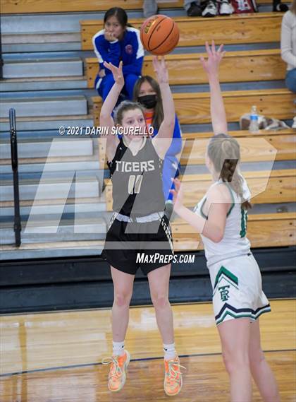 Thumbnail 1 in Canon City vs. ThunderRidge (Nike Tournament of Champions) photogallery.