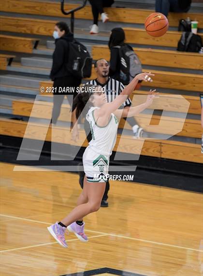 Thumbnail 3 in Canon City vs. ThunderRidge (Nike Tournament of Champions) photogallery.