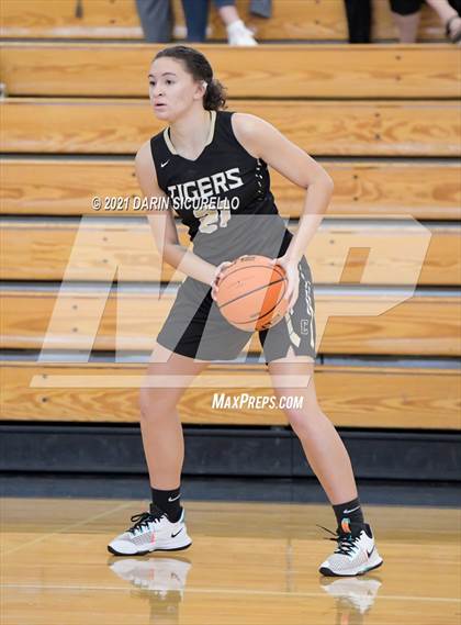 Thumbnail 1 in Canon City vs. ThunderRidge (Nike Tournament of Champions) photogallery.
