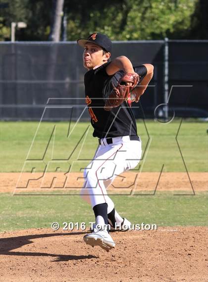 Thumbnail 2 in Arcadia vs. Etiwanda photogallery.