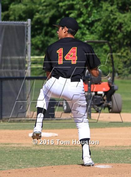 Thumbnail 2 in Arcadia vs. Etiwanda photogallery.