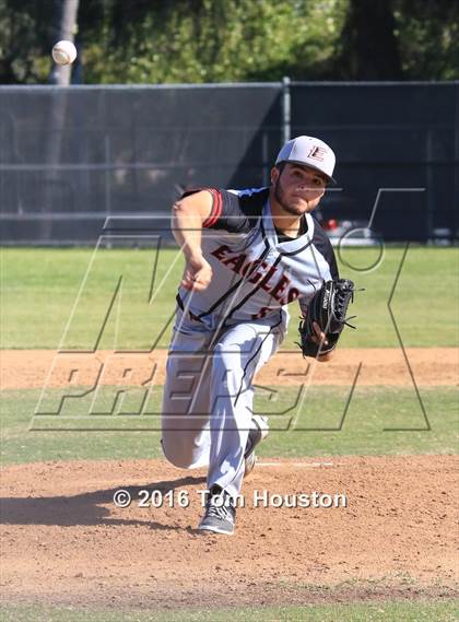 Thumbnail 2 in Arcadia vs. Etiwanda photogallery.
