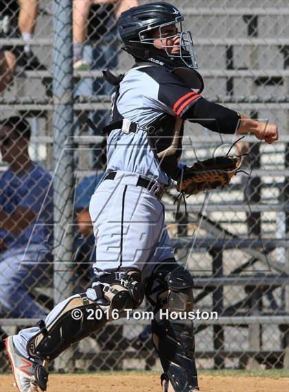 Thumbnail 2 in Arcadia vs. Etiwanda photogallery.