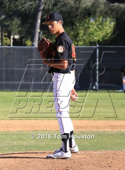 Thumbnail 3 in Arcadia vs. Etiwanda photogallery.
